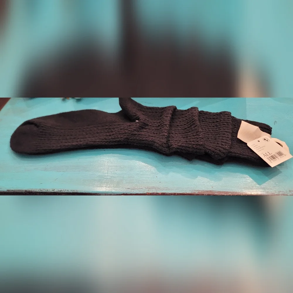 NEW WITH TAG Free People Chunky Socks BLACK